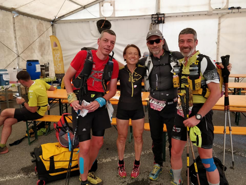 Base de vie de Valtournenche, km 240 : Jérôme Berode, Nathalie Mauclair, Thomas Legrain et Benoît Lançon